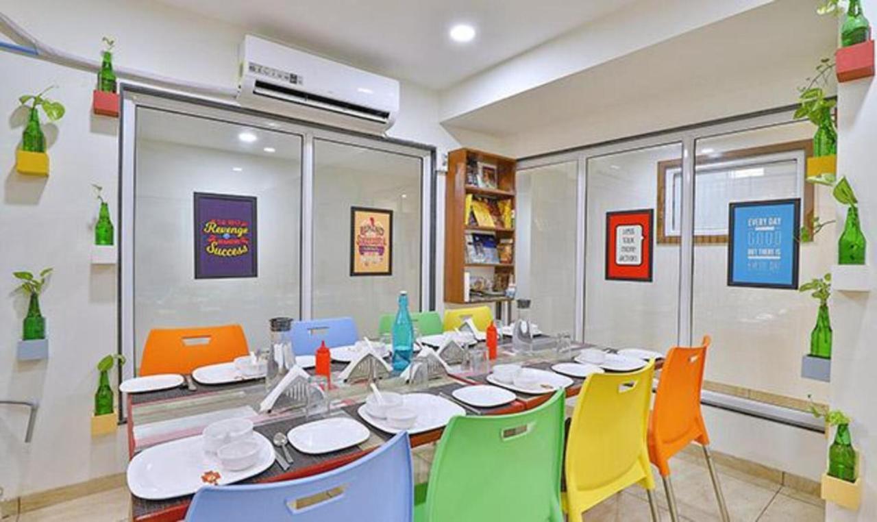 Leo Hotel Ahmedabad Luaran gambar